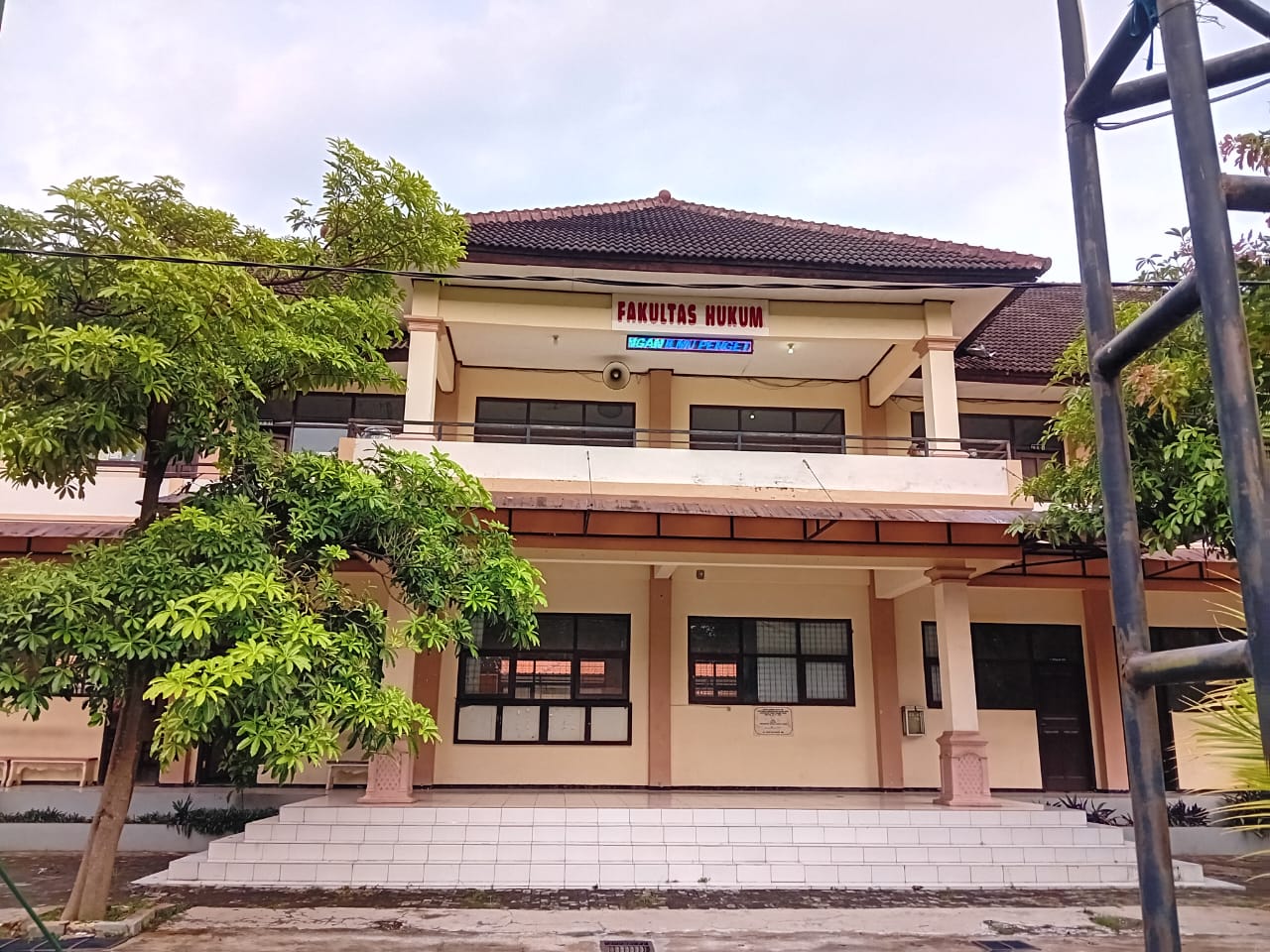 Hukum